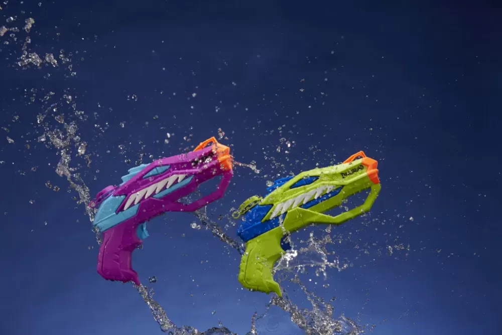 Hot Super Soaker Dinosquad, 2 Raptor-Surge, Include 2 Soaker Con Design A Forma Di Dinosauro Pistole Ad Acqua