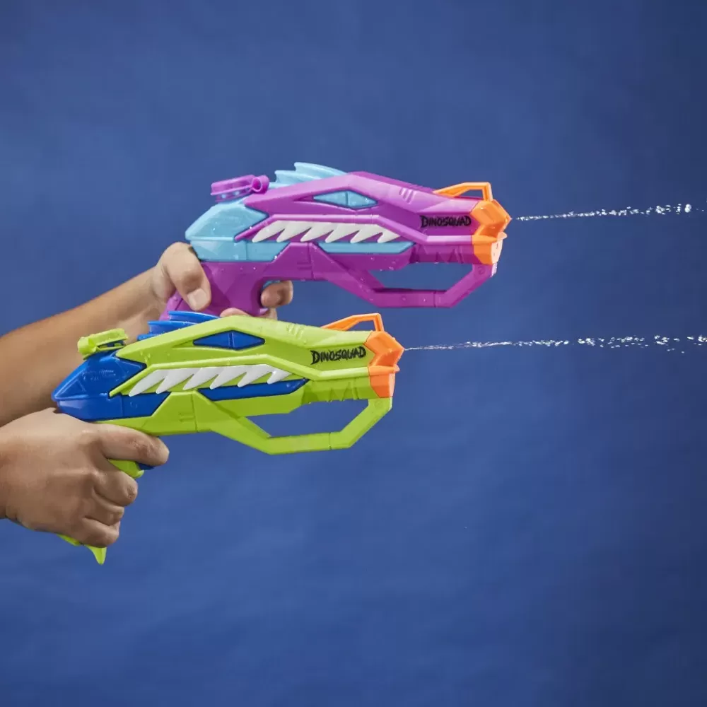 Hot Super Soaker Dinosquad, 2 Raptor-Surge, Include 2 Soaker Con Design A Forma Di Dinosauro Pistole Ad Acqua